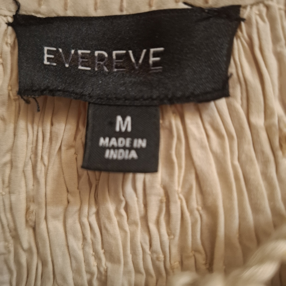 Evereve Smocked Bodice Boho Top Size Medium NWOT - Picture 9 of 11